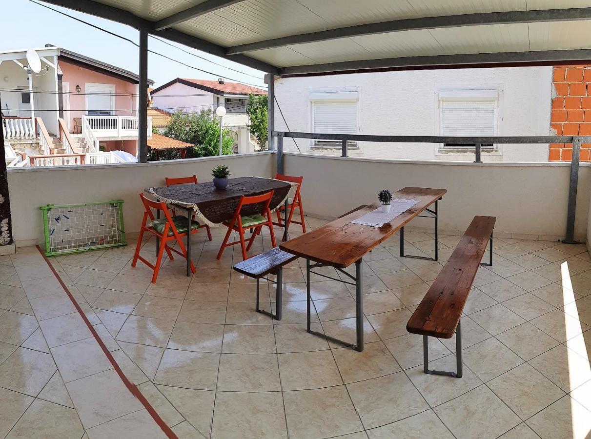 Dalmatino Apartmani Вир Екстер'єр фото